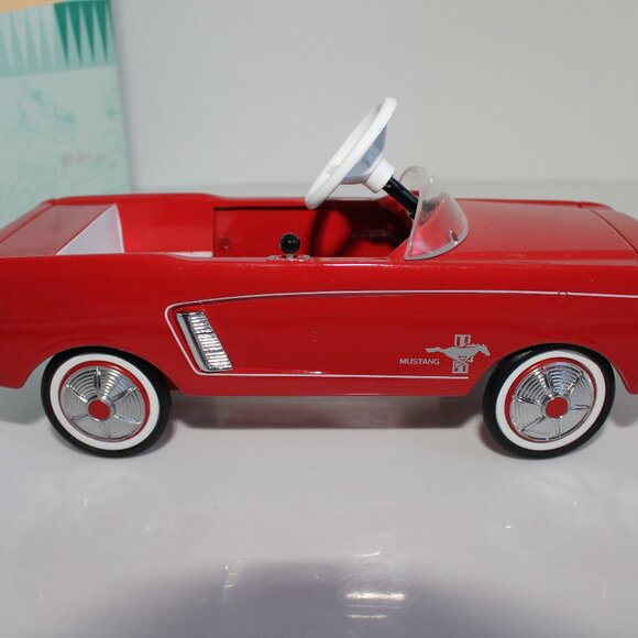 Vintage Hallmark Kiddie Car Classics 1964-1/2 FORD MUSTANG Red Gift New In Box - Picture 6 of 13